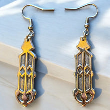 Load image into Gallery viewer, Upcycled repurposed vintage silver plate spoon end earings
