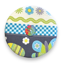 Load image into Gallery viewer, Upcycled double sided round padded playing card holder for kids or adults ALIEN CHILD
